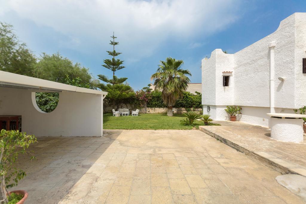 Villa Isabò Mola di Bari Exterior foto
